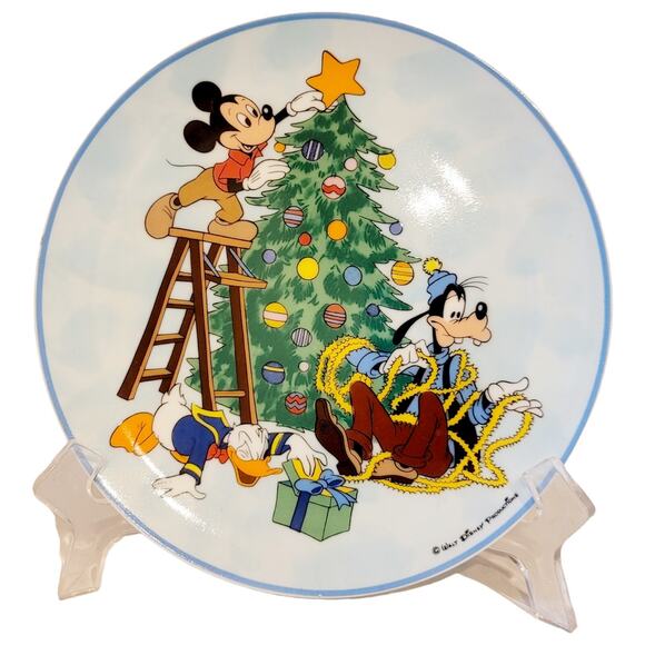 The Walt Disney Collection Collectors Plates Christmas 1983 Sneak Preview 1st Ed - Picture 1 of 3